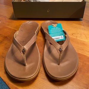 BRAND NEW Olukai Honu sandals. Tan. Size 11.